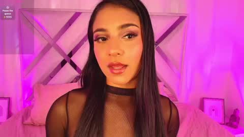 Snapshot of thalia_gomez__ chatting on 05.13.26 thalia online show from 05.13.26