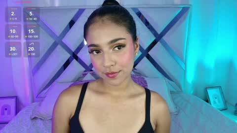 Snapshot of thalia_gomez__ chatting on 05.27.26 thalia online show from 05.27.26
