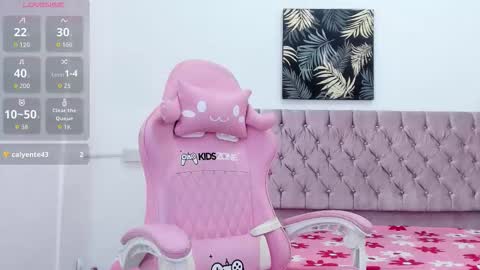 Snapshot of thalia_ssmith chatting on 03.01.26 thalia online show from 03.01.26