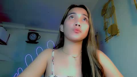 Snapshot of thalia_sunshine chatting on 10.15.25 Thalia online show from 10.15.25