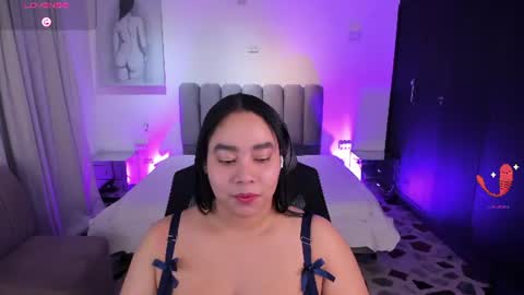 Snapshot of thaliabrooks_ chatting on 07.20.26 Thalia online show from 07.20.26