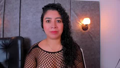 Snapshot of thara_webstter chatting on 04.28.26 thara webstter online show from 04.28.26