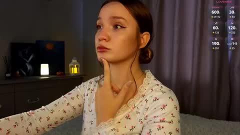 Snapshot of thatonerabbit chatting on 10.16.25 Alice online show from 10.16.25