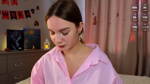 Snapshot of thatonerabbit chatting on 10.23.25 Alice online show from 10.23.25