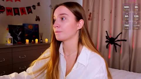 Snapshot of thatonerabbit chatting on 10.26.25 Alice online show from 10.26.25