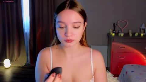 Snapshot of thatonerabbit chatting on 11.24.25 Alice online show from 11.24.25