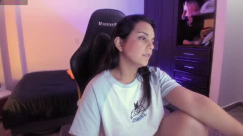 Paola online show from 01.16.25