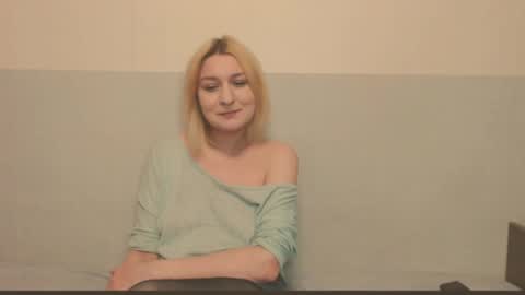 Snapshot of the_basic_instinctt chatting on 04.28.26 Eva online show from 04.28.26