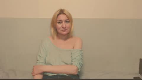 Snapshot of the_basic_instinctt chatting on 05.27.26 Eva online show from 05.27.26