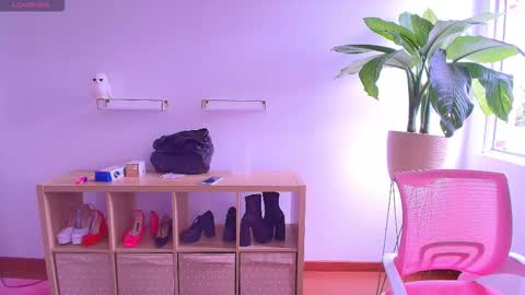 Snapshot of the_cat_girl_ chatting on 11.10.25 i am Cat online show from 11.10.25