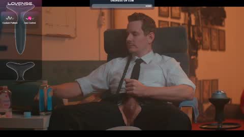 Snapshot of the_dilf chatting on 01.12.25 The DILF - online show from 01.12.25