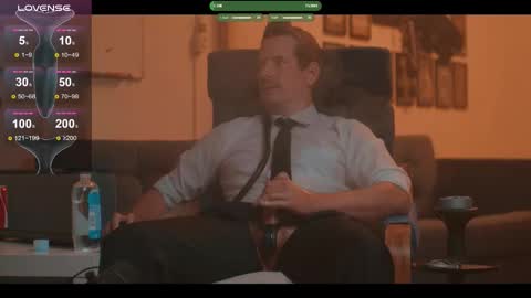 Snapshot of the_dilf chatting on 09.12.25 The DILF - online show from 09.12.25