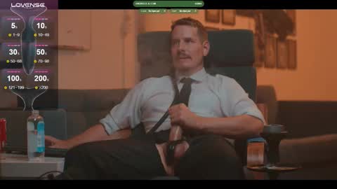 Snapshot of the_dilf chatting on 09.30.25 The DILF - online show from 09.30.25