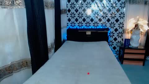 Snapshot of the_girl_nxt_door chatting on 02.22.25 samm online show from 02.22.25