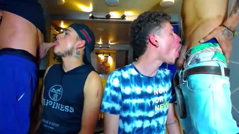 Snapshot of the_goodfellas chatting on 11.07.25 the goodfellas online show from 11.07.25