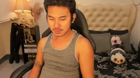 Snapshot of the_killian_jones chatting on 11.23.25 ken online show from 11.23.25