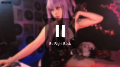 Snapshot of the_kitty_roxy chatting on 12.18.24 ... ... online show from 12.18.24