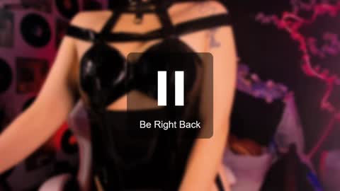 Snapshot of the_kitty_roxy chatting on 01.15.25 ... ... online show from 01.15.25