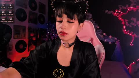 Snapshot of the_kitty_roxy chatting on 01.22.25 ... ... online show from 01.22.25