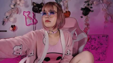 Snapshot of the_kitty_roxy chatting on 02.22.25 ... ... online show from 02.22.25