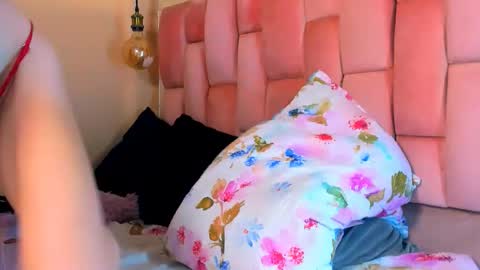 Snapshot of the_queen_aleja chatting on 09.28.25 IGAleja queen1 online show from 09.28.25