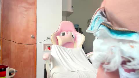 Snapshot of the_queen_aleja chatting on 02.19.26 IGAleja queen1 online show from 02.19.26