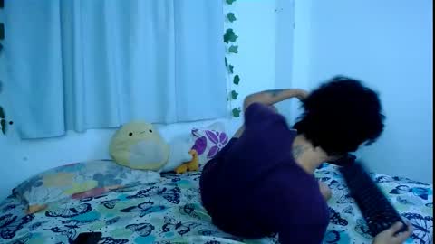 Snapshot of the_r00m chatting on 11.05.25 Jaime Angela online show from 11.05.25