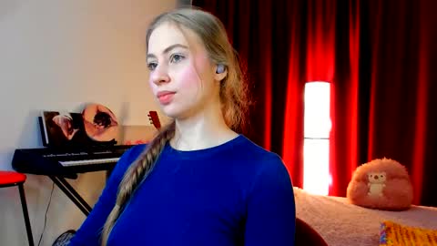 Ally    STREAMING ON TWITCH NOW Check my Twitter for updates online show from 03.07.26