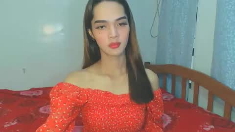 thea121698 online show from 10.24.25