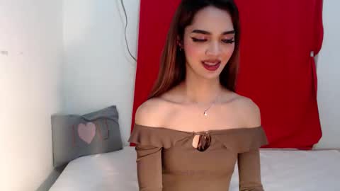 thea121698 online show from 10.31.25