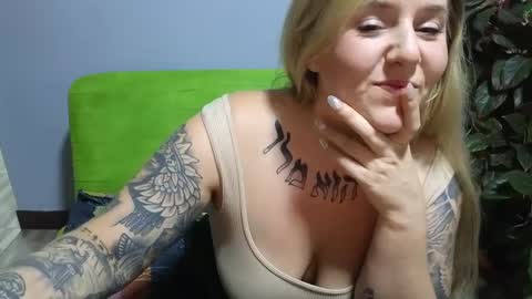 theauroramae -  online show from 01.15.25