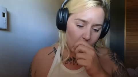 Snapshot of theauroramae chatting on 06.11.26 theauroramae - online show from 06.11.26