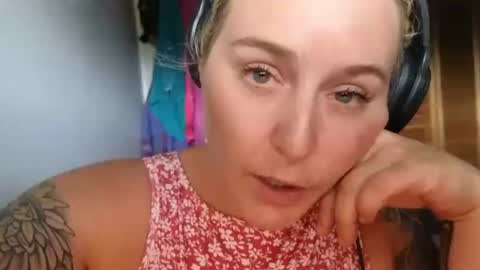 Snapshot of theauroramae chatting on 06.12.26 theauroramae - online show from 06.12.26