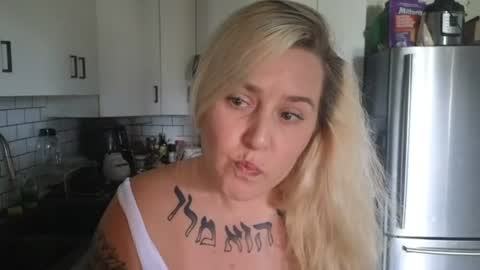 Snapshot of theauroramae chatting on 06.26.26 theauroramae - online show from 06.26.26