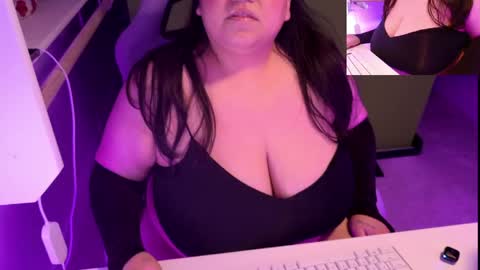 TheBouncingBetty online show from 05.17.26