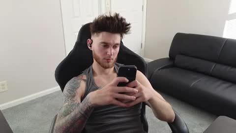 Snapshot of thebrentsavage chatting on 12.13.24 thebrentsavage online show from 12.13.24