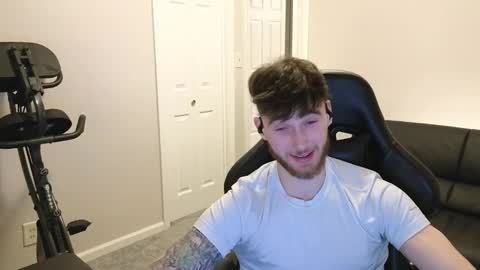 Snapshot of thebrentsavage chatting on 01.01.25 thebrentsavage online show from 01.01.25