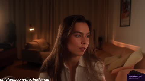 Snapshot of thecherie chatting on 11.21.25 Cherie online show from 11.21.25