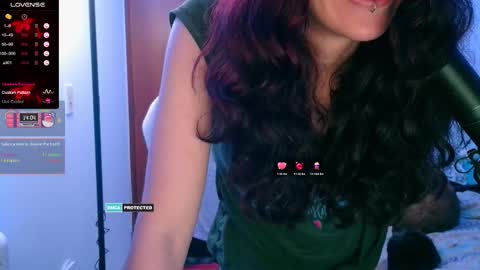 Snapshot of thecherry_paulette chatting on 11.22.25 Paulette online show from 11.22.25