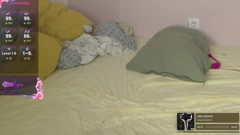 Snapshot of thecoldestmarch chatting on 01.14.25 Sarah 2100 -- 400 UTC online show from 01.14.25