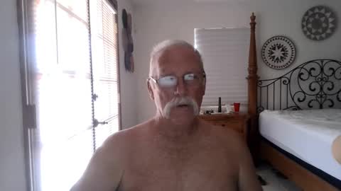 Snapshot of thecooltool_1 chatting on 09.15.25 thecooltool_1 online show from 09.15.25