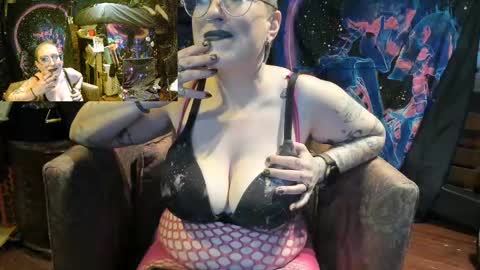 Snapshot of thecurvysiren chatting on 12.24.24 thecurvysiren online show from 12.24.24