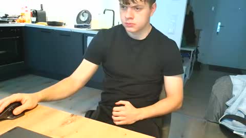 thecuteguy144949 online show from 11.01.25