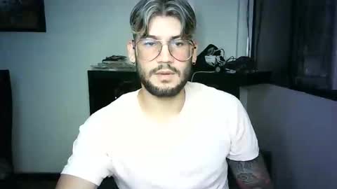 Snapshot of thedragonboyxxx chatting on 03.22.26 thedragonboyxxx online show from 03.22.26