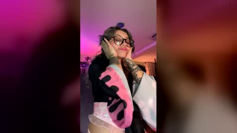 KIng Venus online show from 02.28.26