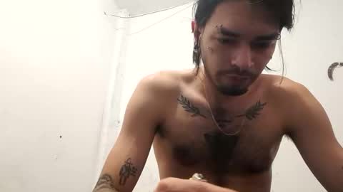 independent Model online show from 03.04.25