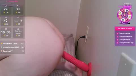 Snapshot of thefreaks2025 chatting on 03.10.25 Tall Miracle online show from 03.10.25