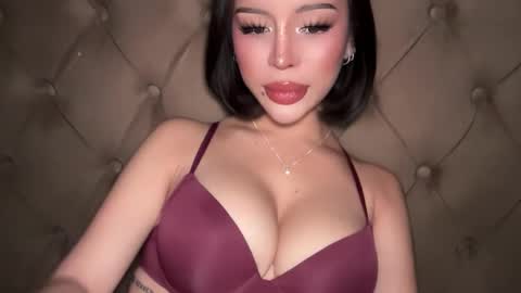 Elle  dont forget to folloW me and thumbs up online show from 03.09.26