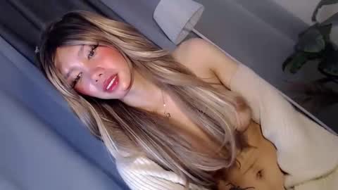Snapshot of thehornygirl_laisa chatting on 05.27.26 laisa online show from 05.27.26