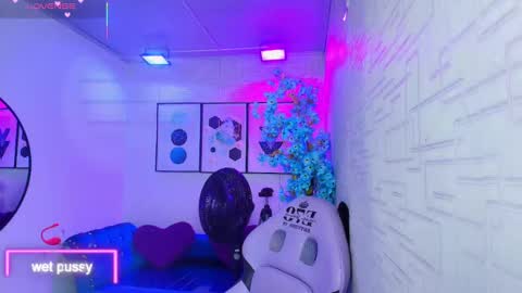 Theia  online show from 10.04.25